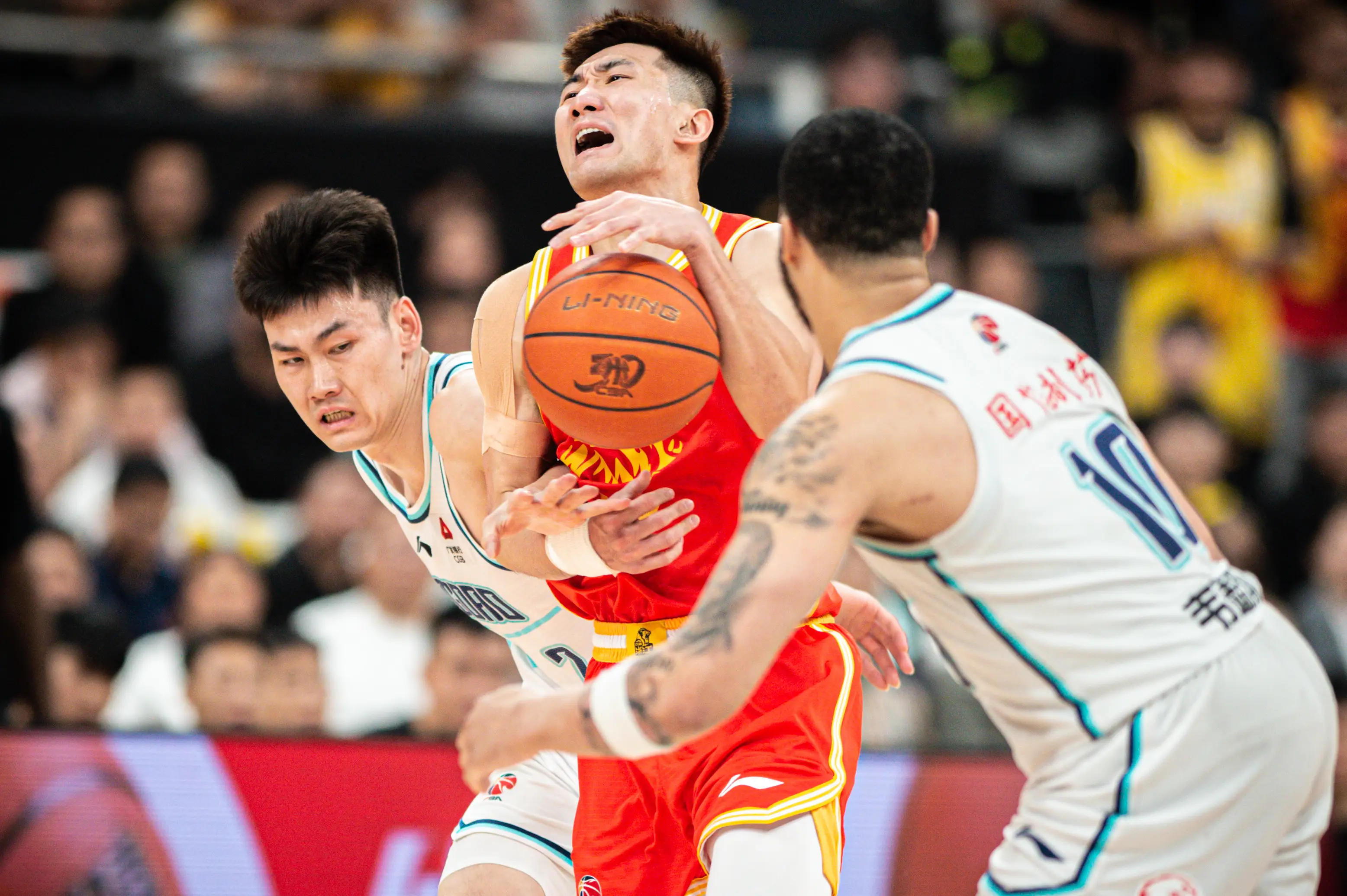 深圳队横扫山西队，孙铭徽带队取胜