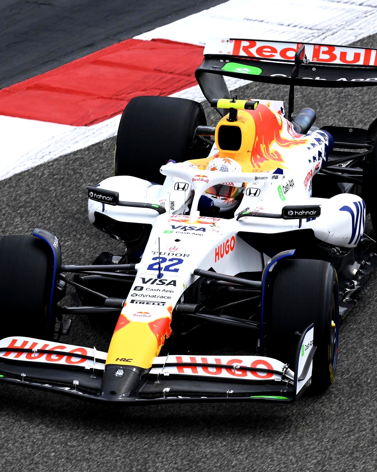 梅赛德斯碾压索伯车队，拉塞尔带队取胜