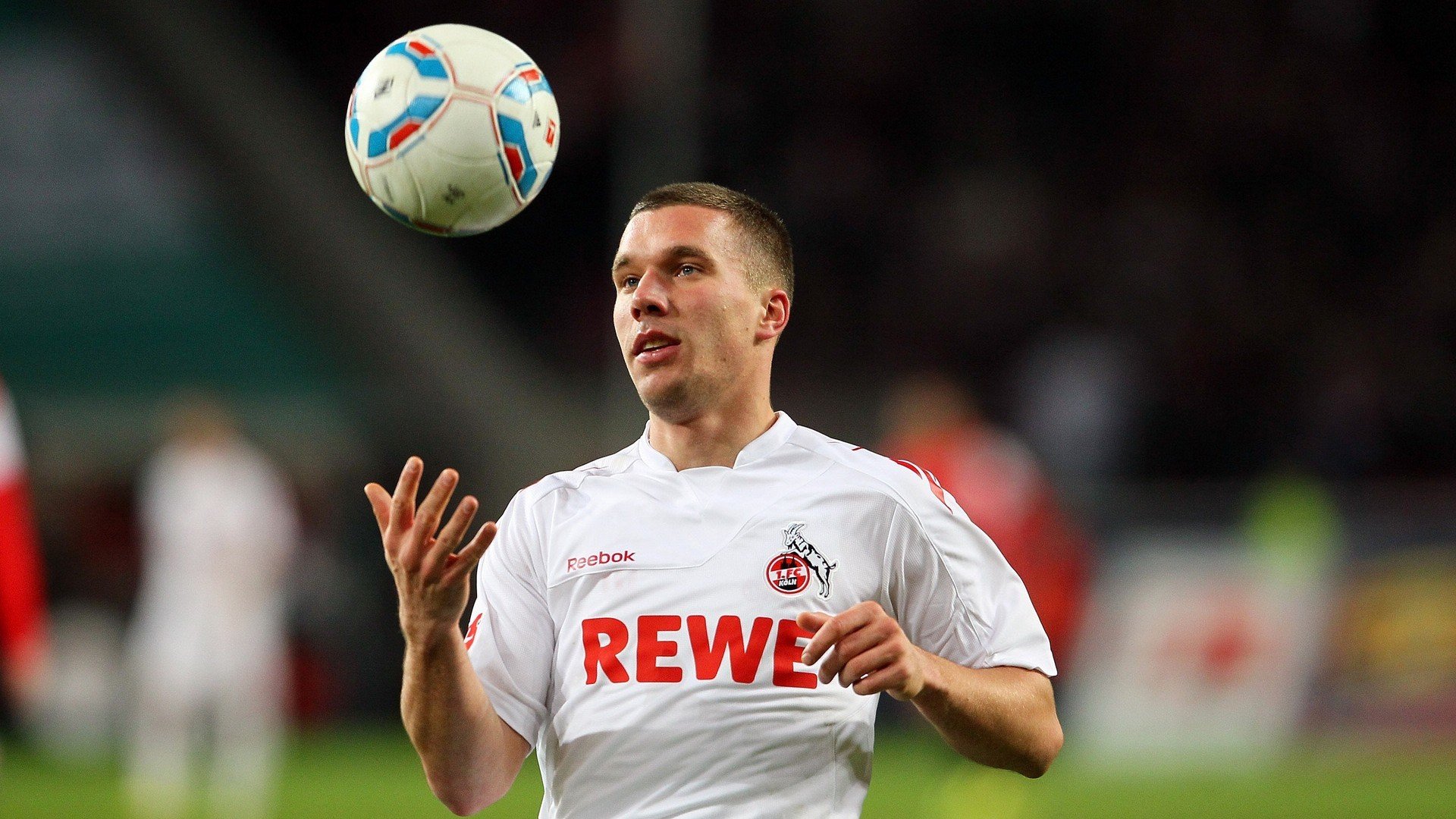 贝恩关键球一锤定音，深圳队一波流压制猛龙获胜利