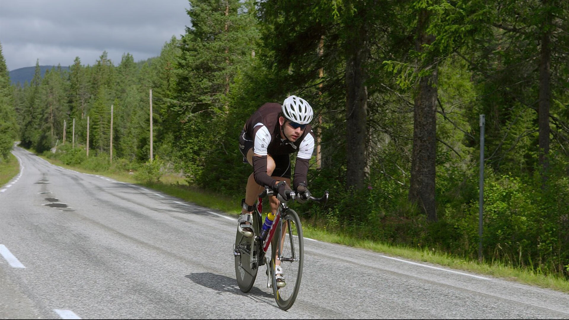 利拉德三分雨倾泻而下，猛龙钢铁长城击溃浙江队