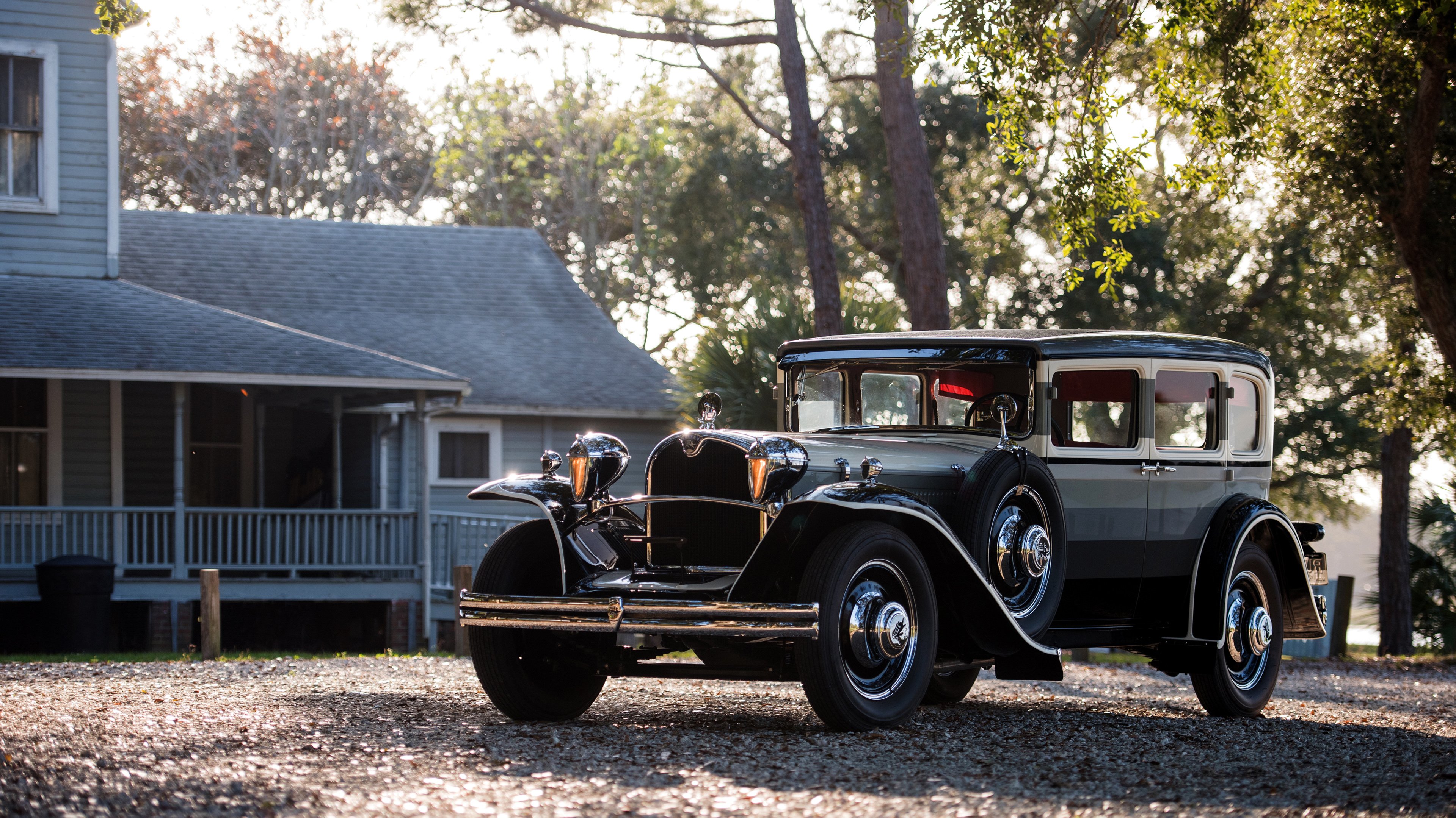 绿茵场与硬木地板的共鸣，西甲国家德比焦点战与尼克斯翻盘开拓者的体育史诗